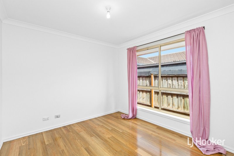 Photo - 13 Tomkin Court, Altona Meadows VIC 3028 - Image 7