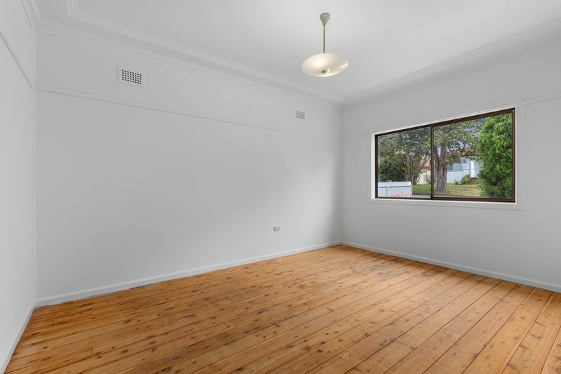 Photo - 13 Tonitto Avenue, Peakhurst NSW 2210 - Image 8