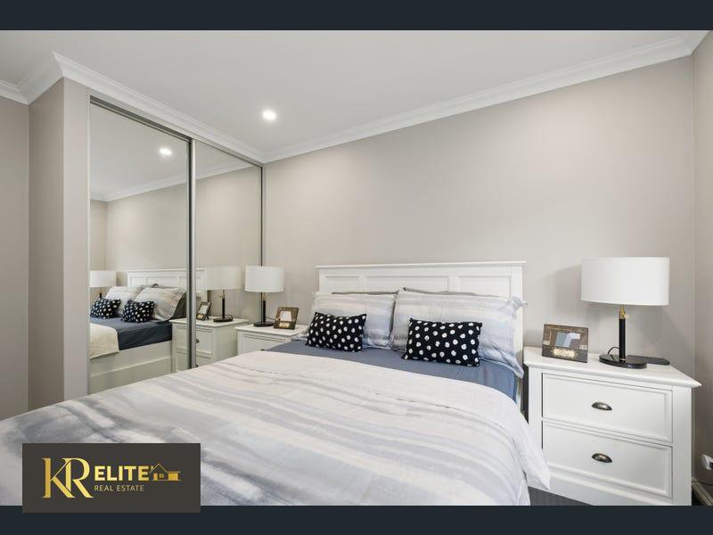 Photo - 13 Topiary Avenue, Piara Waters WA 6112 - Image 7