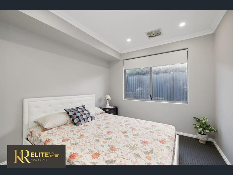 Photo - 13 Topiary Avenue, Piara Waters WA 6112 - Image 10