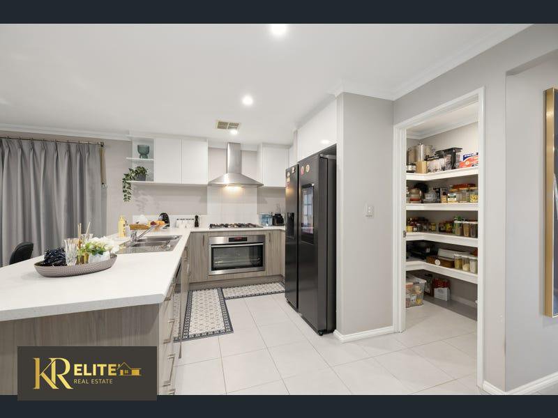 Photo - 13 Topiary Avenue, Piara Waters WA 6112 - Image 19