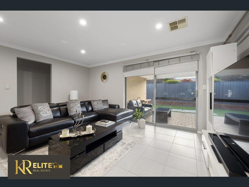 Photo - 13 Topiary Avenue, Piara Waters WA 6112 - Image 21