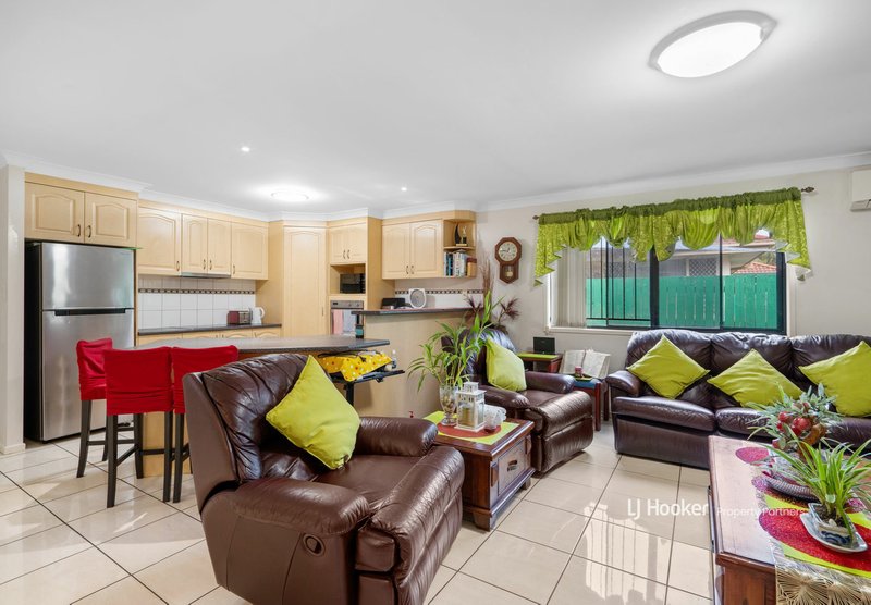 Photo - 13 Treeline Place, Durack QLD 4077 - Image 3