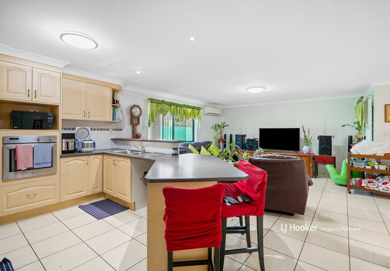 Photo - 13 Treeline Place, Durack QLD 4077 - Image 7