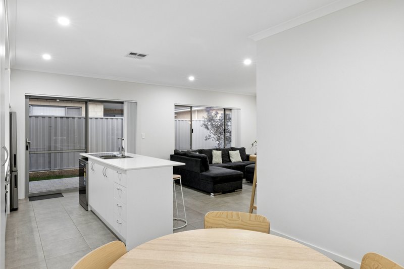 Photo - 13 Tremblant Drive, Brabham WA 6055 - Image 3