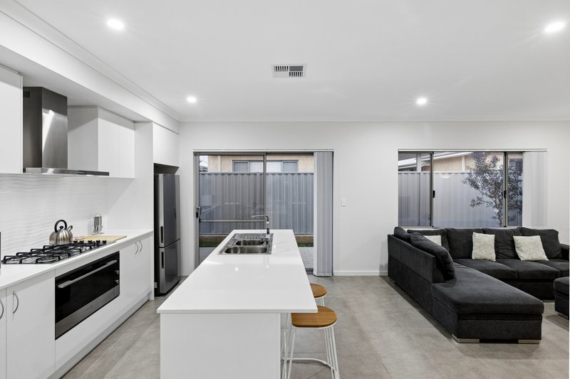 Photo - 13 Tremblant Drive, Brabham WA 6055 - Image 4