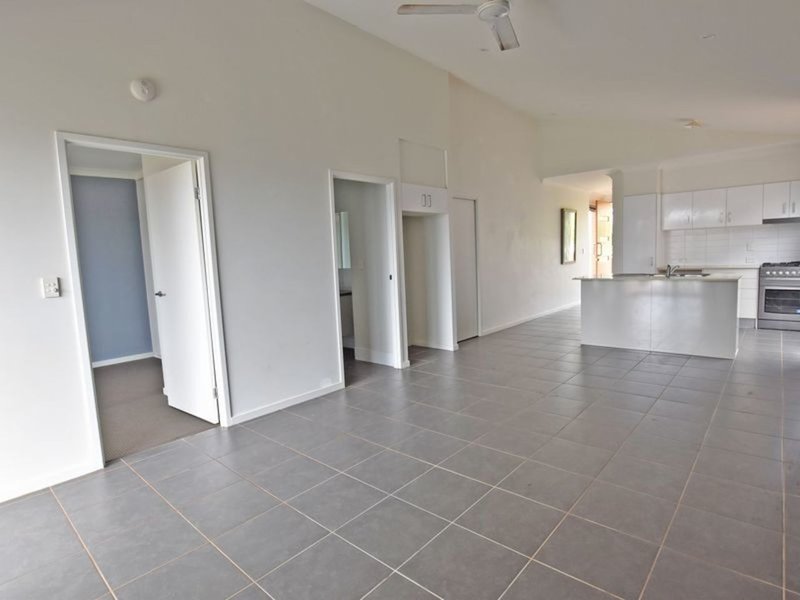 Photo - 13 Tribeca Circuit, North Lakes QLD 4509 - Image 3