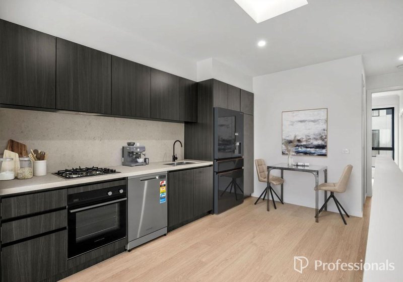 Photo - 13 Tucana Place, Wollert VIC 3750 - Image 2