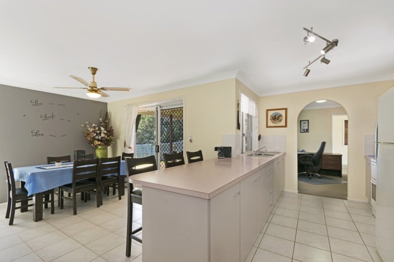 Photo - 13 Tudor Court, Beerwah QLD 4519 - Image 6