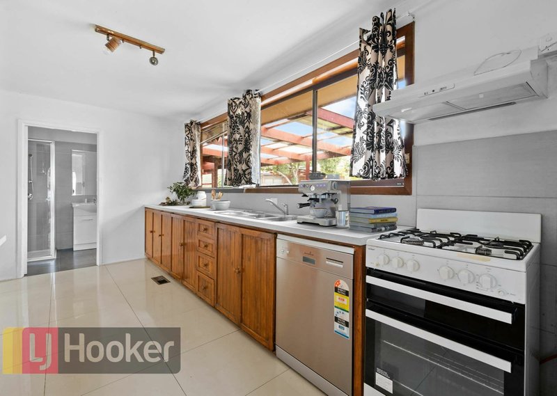 Photo - 13 Tudor Crt , Frankston VIC 3199 - Image 4