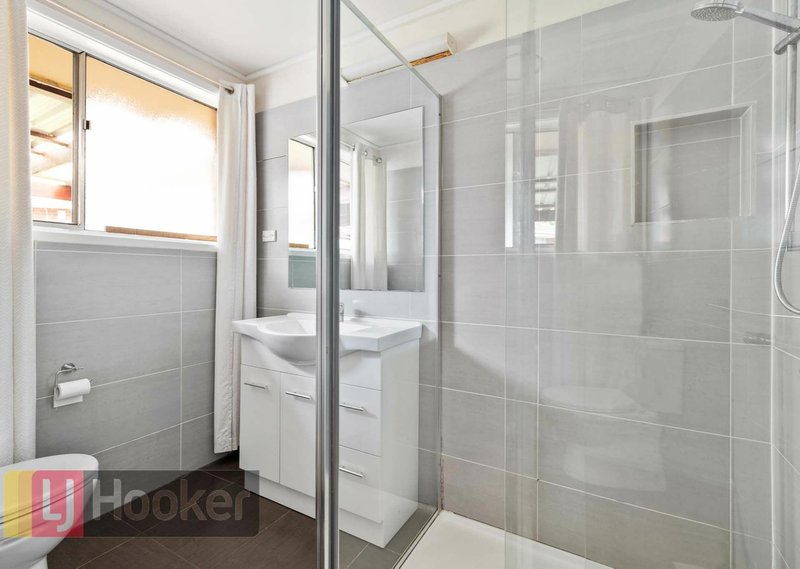 Photo - 13 Tudor Crt , Frankston VIC 3199 - Image 7