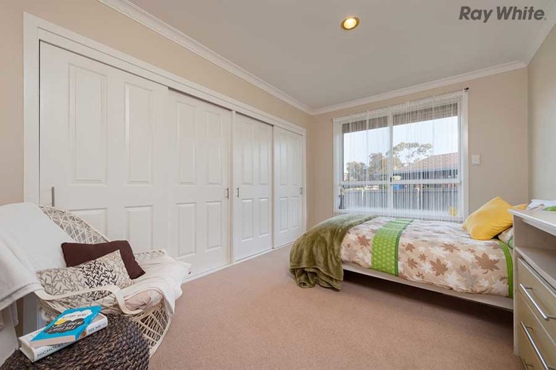 Photo - 13 Turfan Close, Keilor Downs VIC 3038 - Image 14