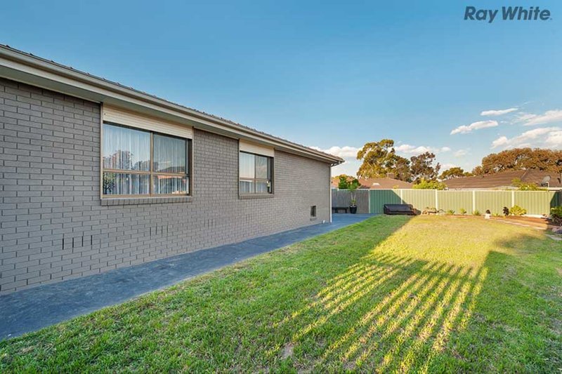 Photo - 13 Turfan Close, Keilor Downs VIC 3038 - Image 18