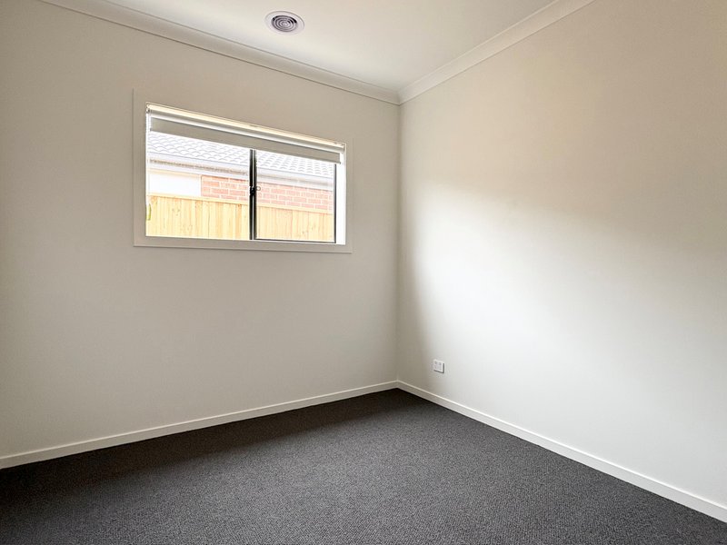 Photo - 13 Twyford Street, Mickleham VIC 3064 - Image 10