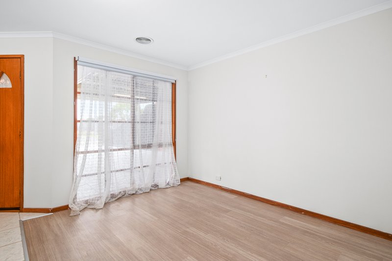 Photo - 13 Tyrell Court, Altona Meadows VIC 3028 - Image 2