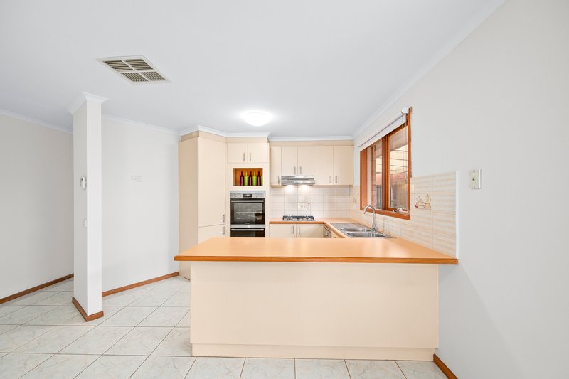 Photo - 13 Tyrell Court, Altona Meadows VIC 3028 - Image 5