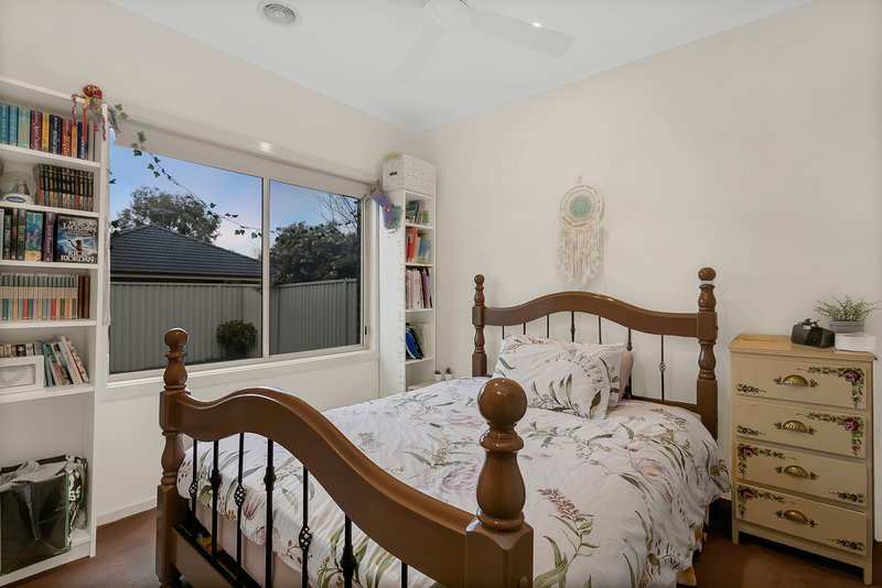 Photo - 13 Tyrell Place, Pakenham VIC 3810 - Image 8