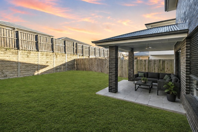Photo - 13 Urigen Street, Richlands QLD 4077 - Image 15