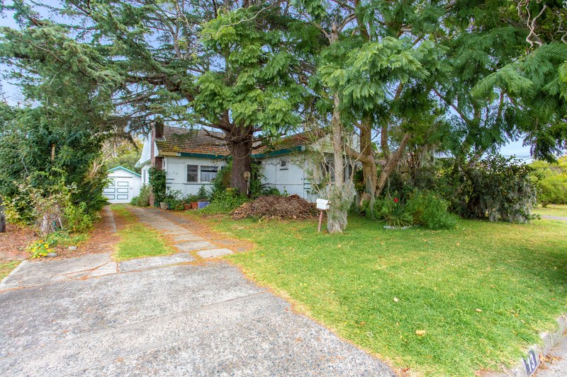 Photo - 13 Valentia Avenue, Lugarno NSW 2210 - Image 6