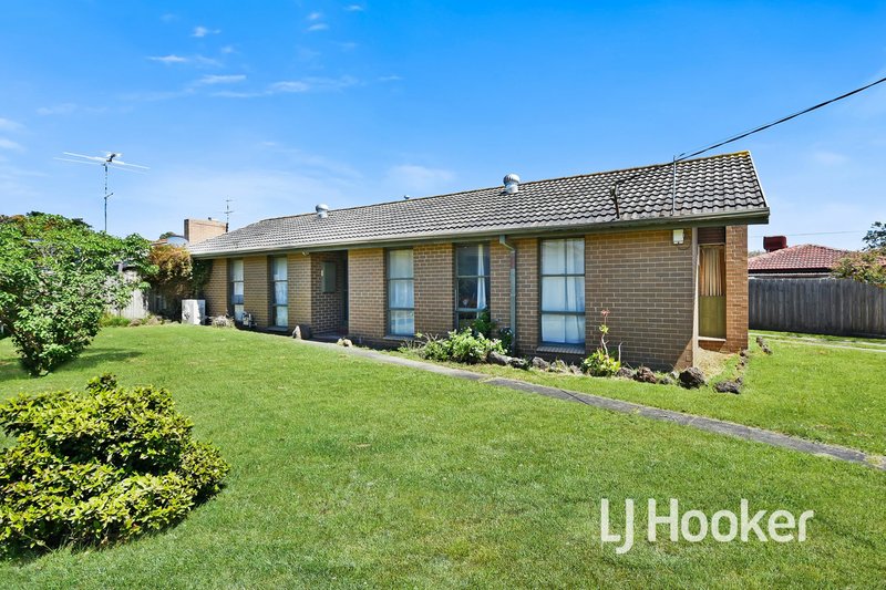 13 Valepark Crescent, Cranbourne VIC 3977