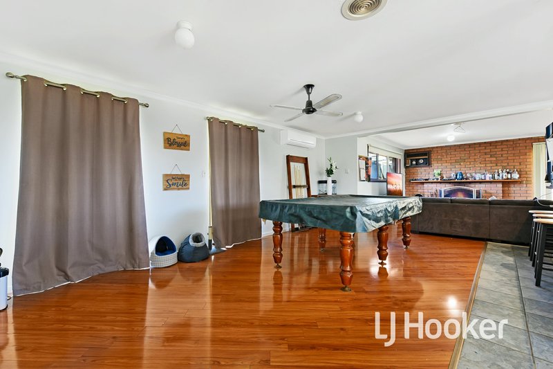 Photo - 13 Valepark Crescent, Cranbourne VIC 3977 - Image 9