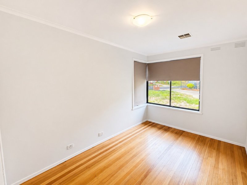 Photo - 1/3 Valetta Crescent, Knoxfield VIC 3180 - Image 5