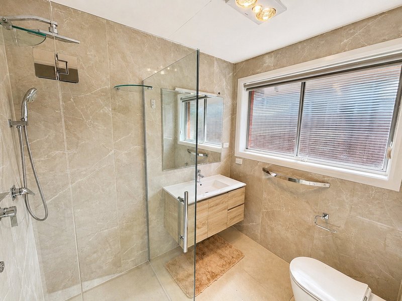 Photo - 1/3 Valetta Crescent, Knoxfield VIC 3180 - Image 7