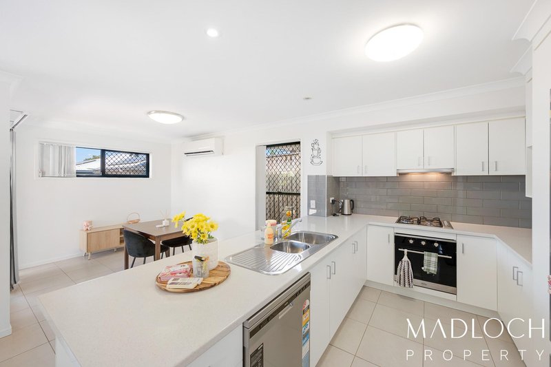 Photo - 13 Valhalla Street, Clinton QLD 4680 - Image 2