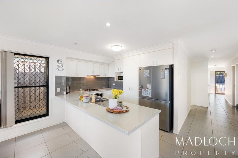 Photo - 13 Valhalla Street, Clinton QLD 4680 - Image 3
