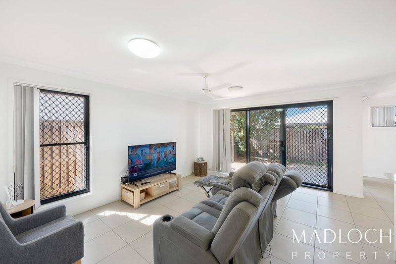 Photo - 13 Valhalla Street, Clinton QLD 4680 - Image 5