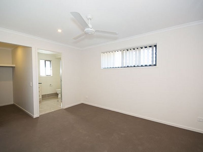 Photo - 13 Valuniu Place, Boronia Heights QLD 4124 - Image 10