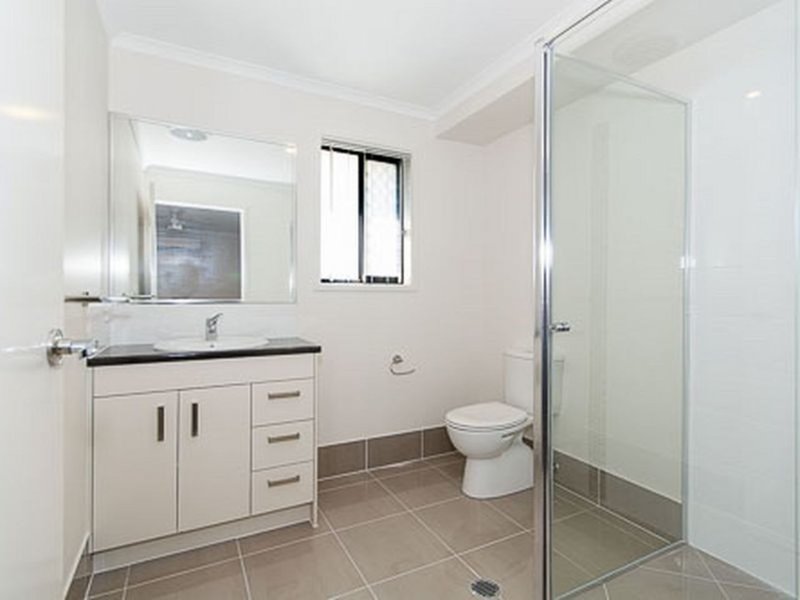 Photo - 13 Valuniu Place, Boronia Heights QLD 4124 - Image 11