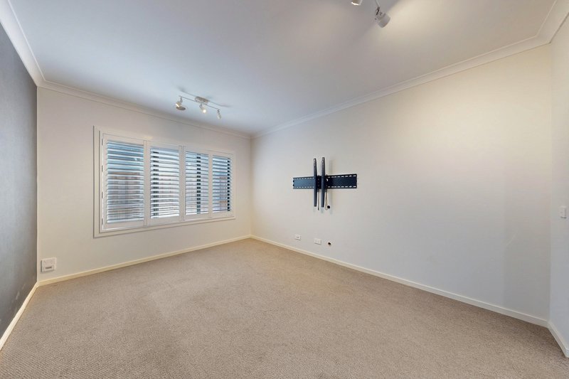 Photo - 13 Varun Loop, Wollert VIC 3750 - Image 2