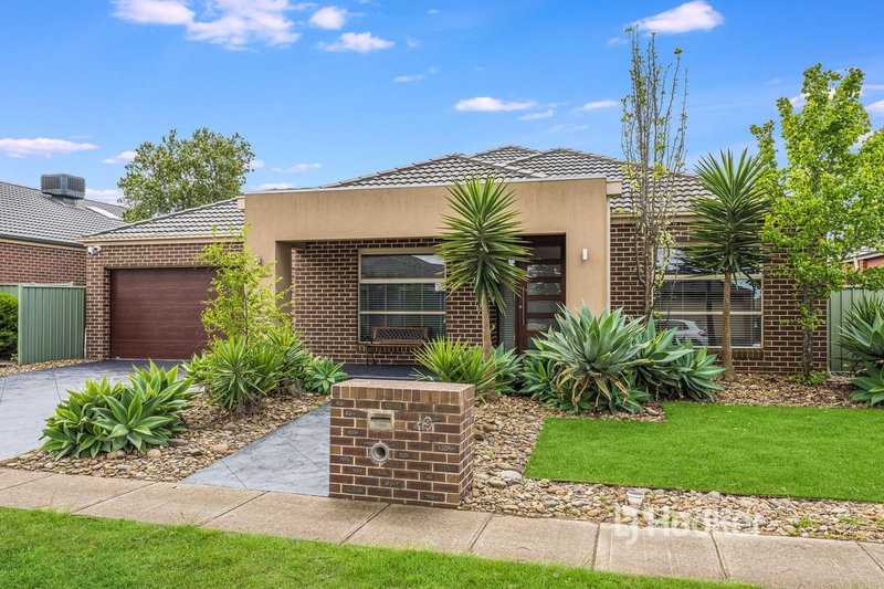 13 Vaughan Chase, Wyndham Vale VIC 3024