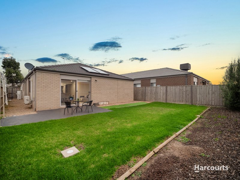 Photo - 13 Vermont Road, Wyndham Vale VIC 3024 - Image 9