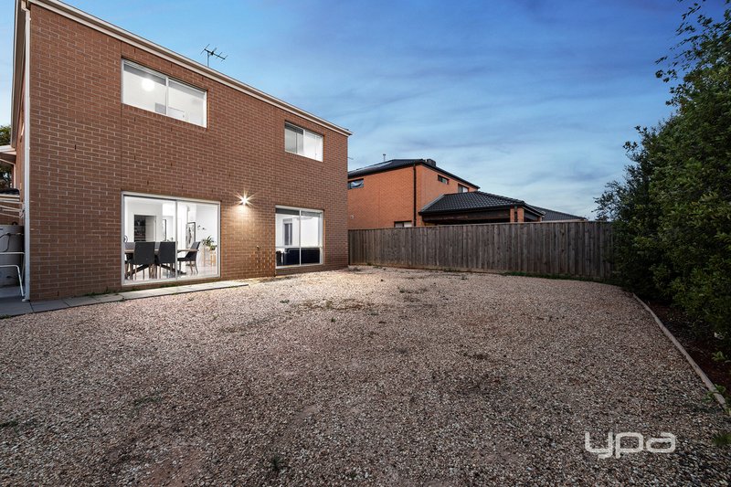 Photo - 13 Versteegen Street, Fraser Rise VIC 3336 - Image 12