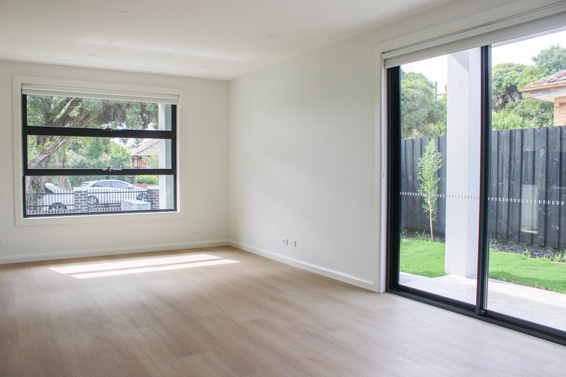 Photo - 13 View Street, Reservoir VIC 3073 - Image 8