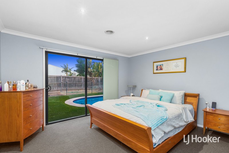 Photo - 13 Violet Way, Point Cook VIC 3030 - Image 9