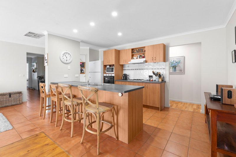 Photo - 13 Voltaire Court, Hoppers Crossing VIC 3029 - Image 2