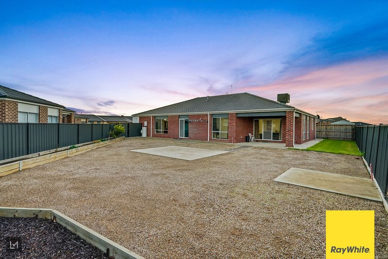 Photo - 13 Waimea Crescent, Tarneit VIC 3029 - Image 19