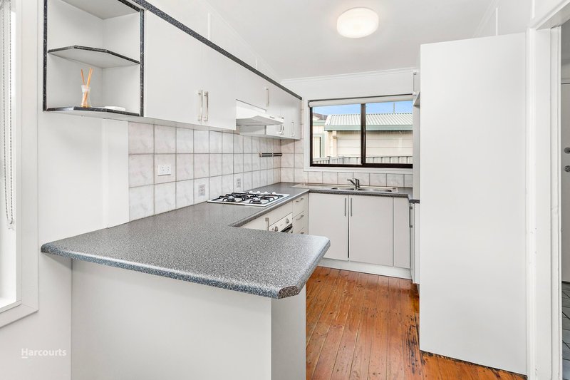 Photo - 13 Wallabah Way, Koonawarra NSW 2530 - Image 3