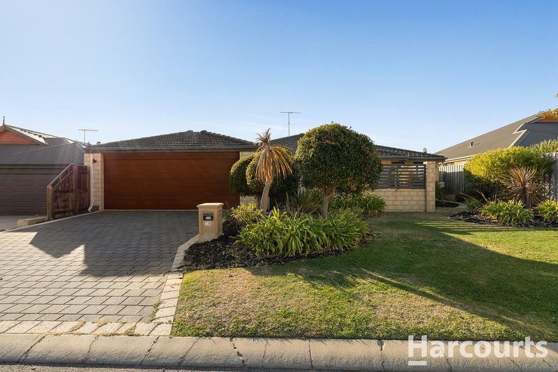 Photo - 13 Waratah Circle, Halls Head WA 6210 - Image 3