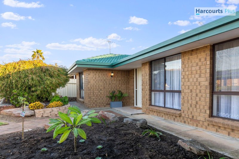 Photo - 13 Warilda Crescent, Hallett Cove SA 5158 - Image 3