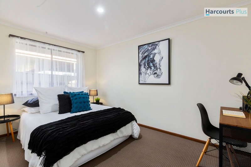 Photo - 13 Warilda Crescent, Hallett Cove SA 5158 - Image 15