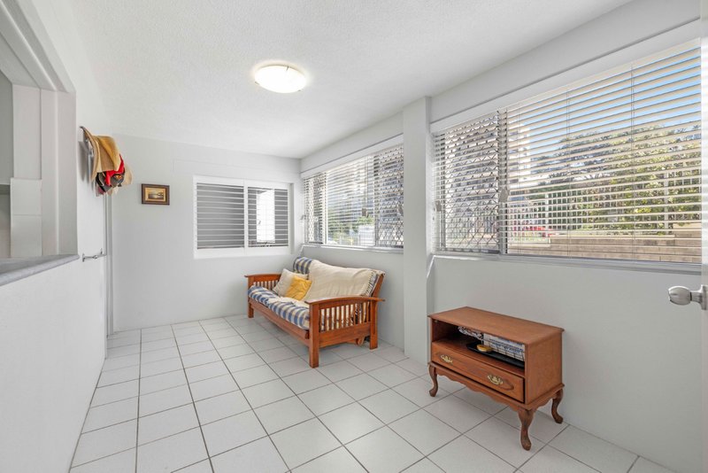 Photo - 1/3 Warne Terrace, Kings Beach QLD 4551 - Image 5