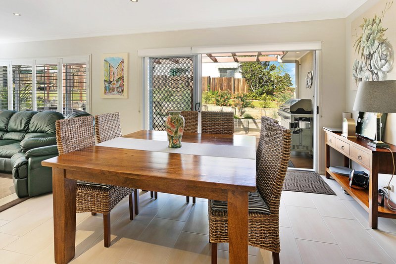 Photo - 13 Water Gum Crescent, Maleny QLD 4552 - Image 9