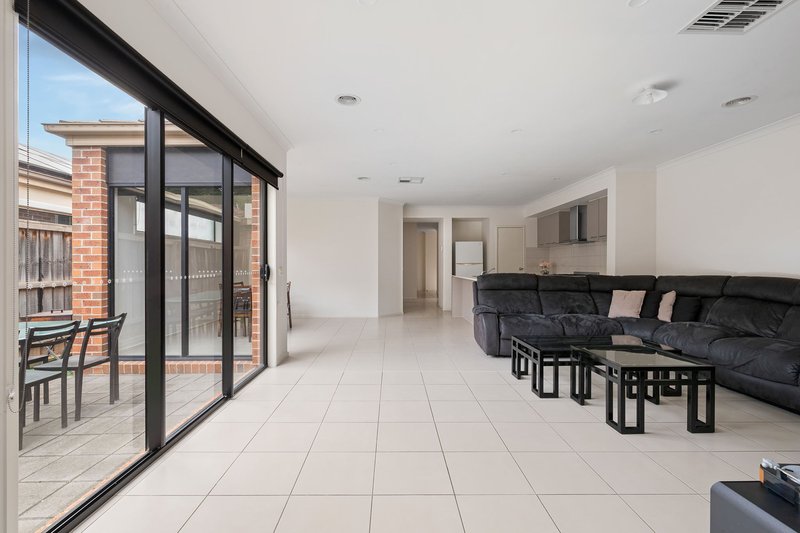 Photo - 13 Waterlily Drive, Epping VIC 3076 - Image 8