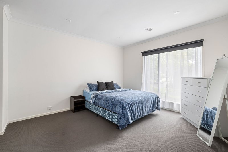 Photo - 13 Waterlily Drive, Epping VIC 3076 - Image 11