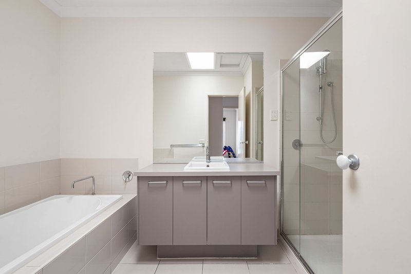 Photo - 13 Waterlily Drive, Epping VIC 3076 - Image 12