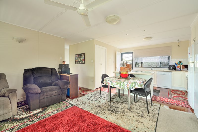 Photo - 13 Wattle Street, New Auckland QLD 4680 - Image 8